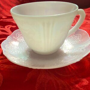 VINTAGE AMERICAN SWEETHEART DEPRESSION GLASS CUP AND SAUCER SET CHRISTMAS